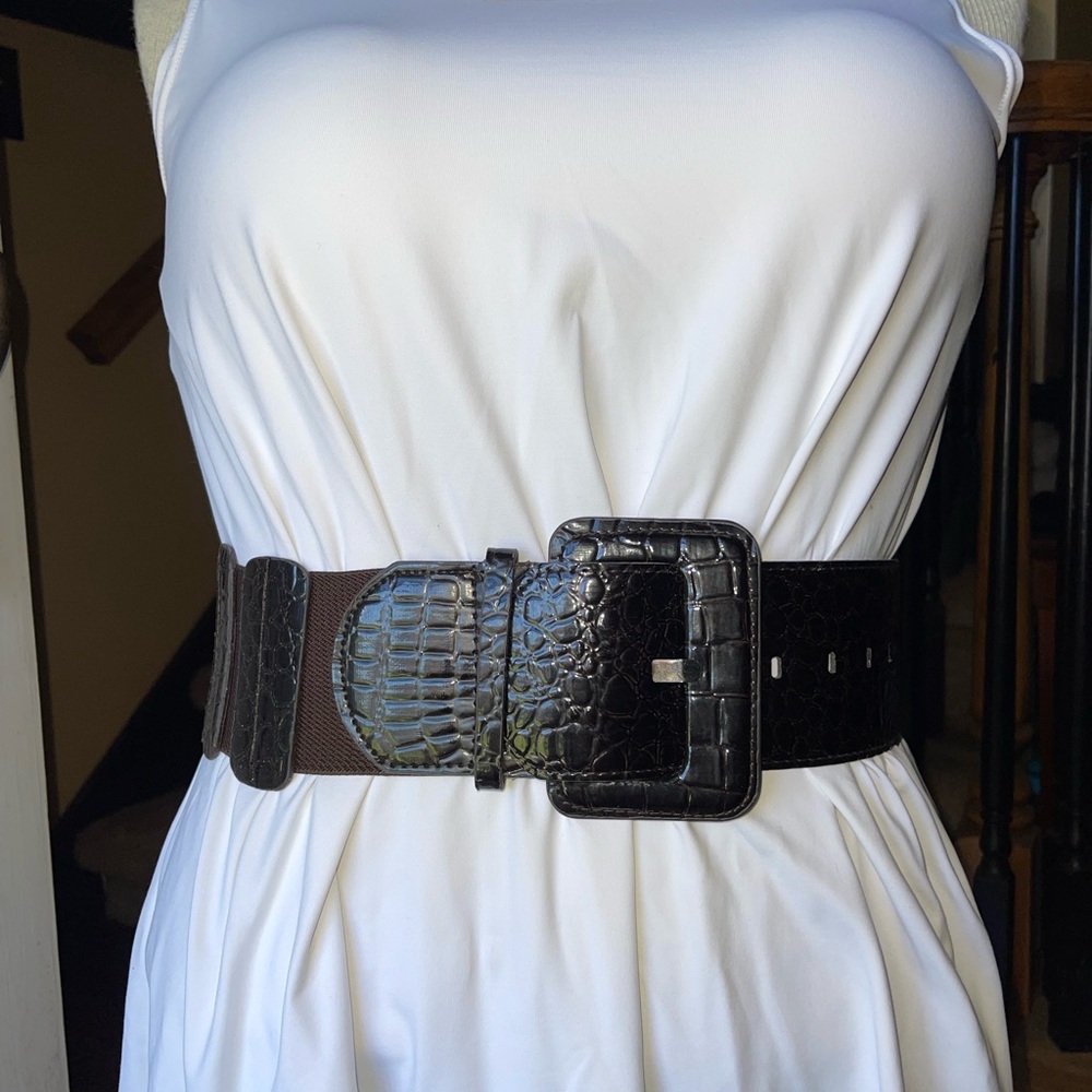 Dark Brown belt. By Isabel.